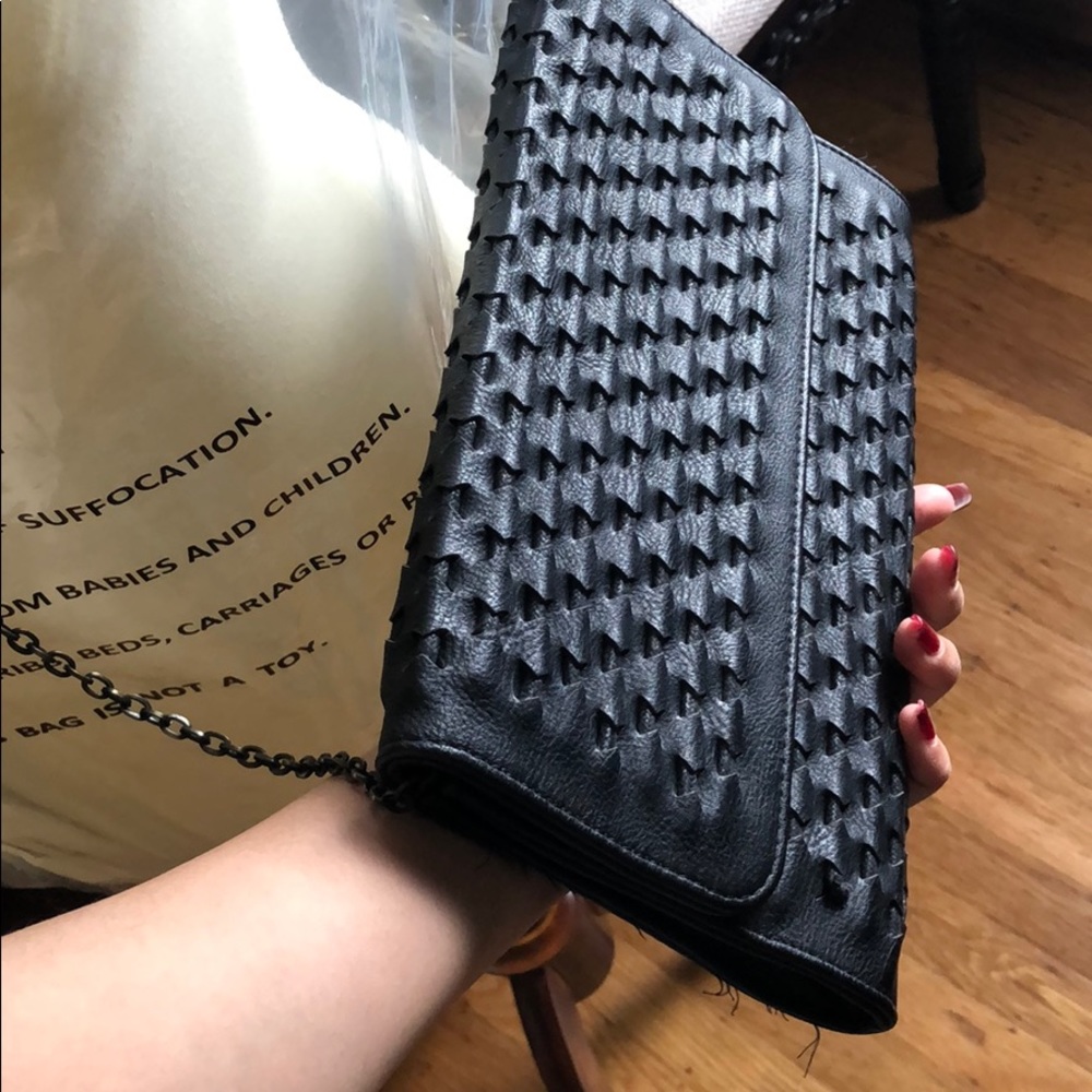❌SOLD❌- Urban Expressions Clutch